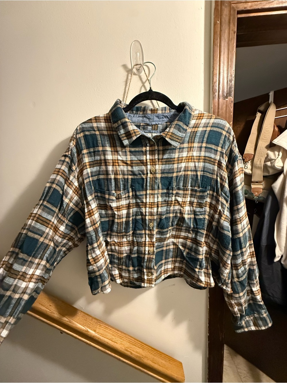 AE Cropped Flannel Button Up